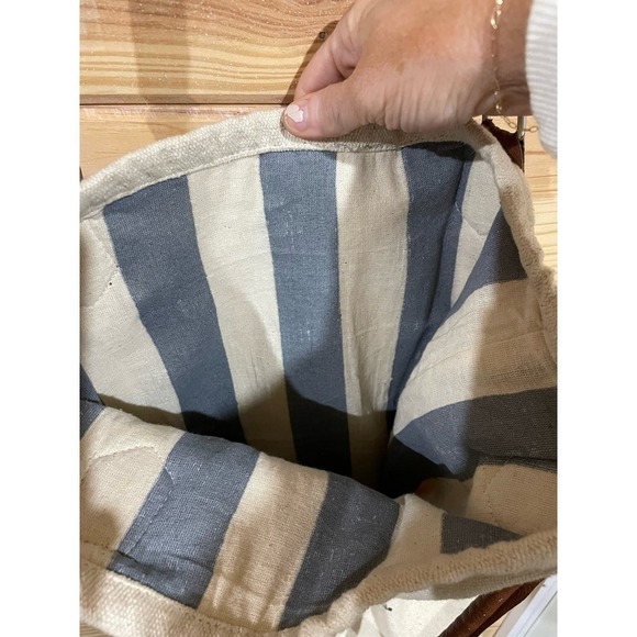 General Store Canvas and Leather Everyday Tote - Picture 6 of 7